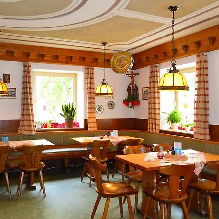 Guest house Bayersoier Hof 2*